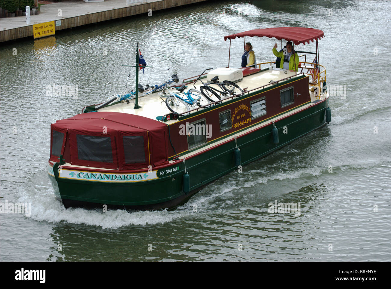 Paquet de location croisières vers l'est sur le canal Érié à Spencerport, NEW YORK. Banque D'Images