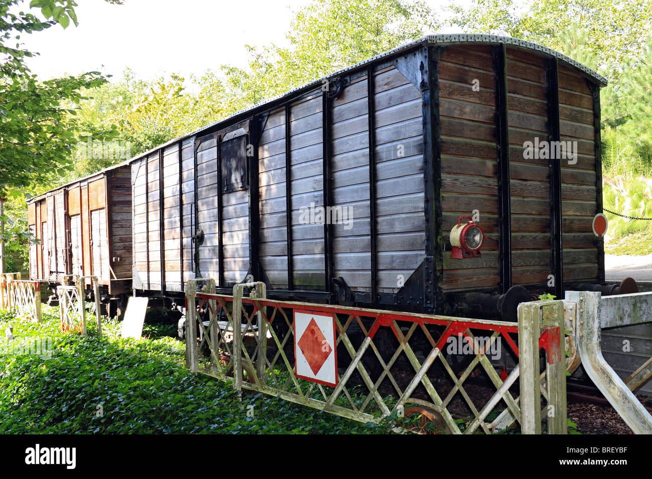 Les wagons à prisonnier à Eperlecques le Blockhaus bunker en béton pour V2 Lancement de la forêt d'Eperlecques Nord France. Banque D'Images