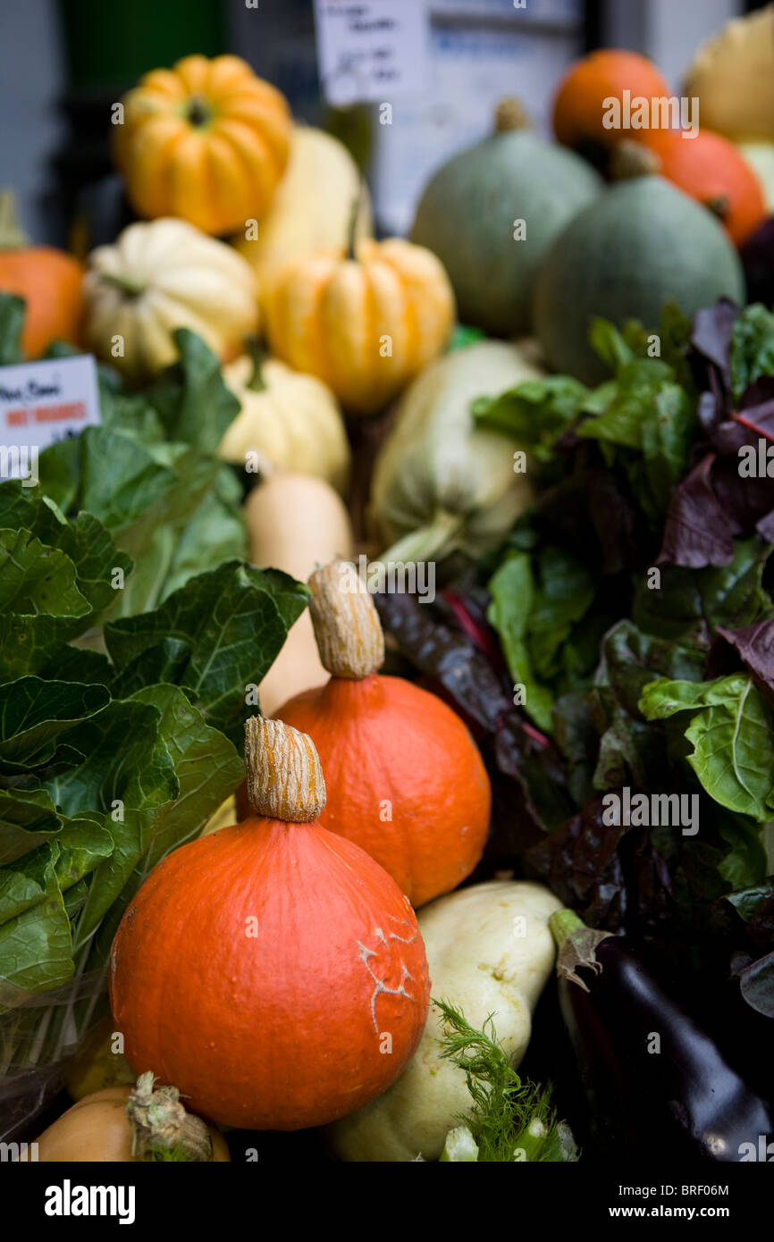 Les fruits et légumes à Borough Market Banque D'Images