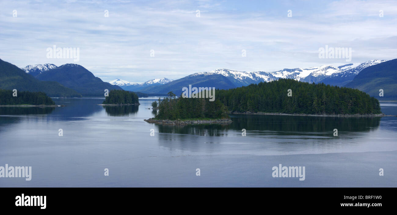Panorama, îles et forêts de conifères, le passage de l'Intérieur, de l'Alaska Banque D'Images