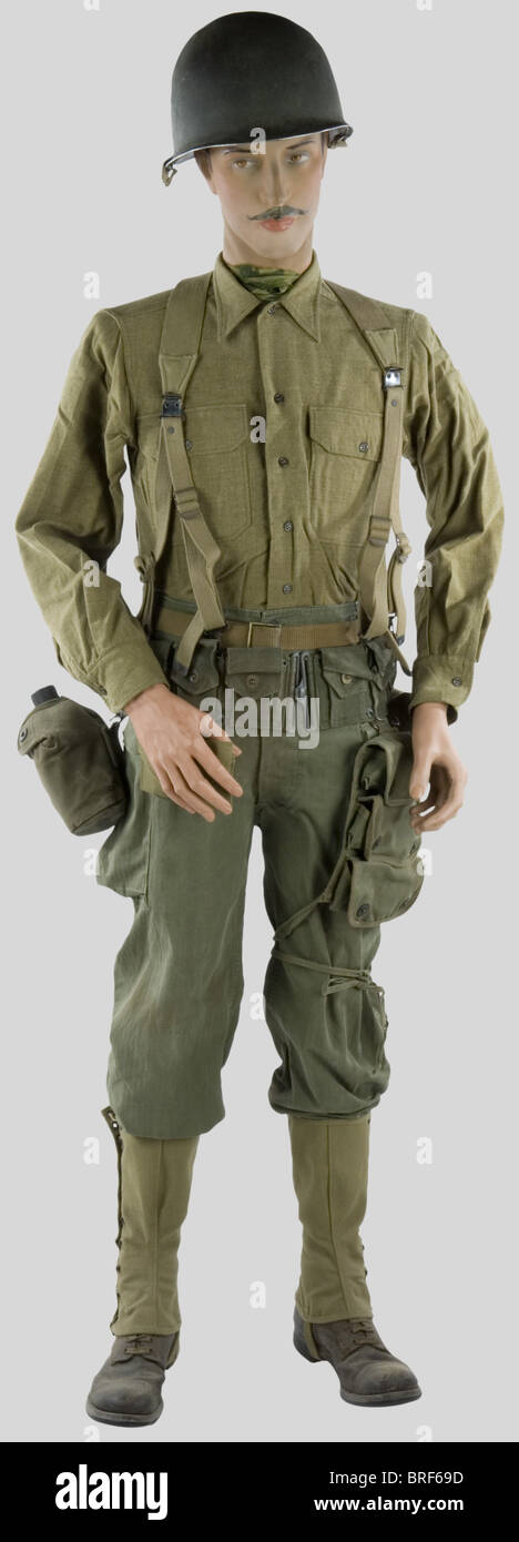 Etats Unis Deuxième Guerre mondiale, Fantassin de l'armée américaine, sur  mannequin, comprant que loud comlet, nuisise kaki en laine, bretelles  étoile, ceinturon cartounières en étoile kaki, étoile porte-pantars,  pantalon poches en toile
