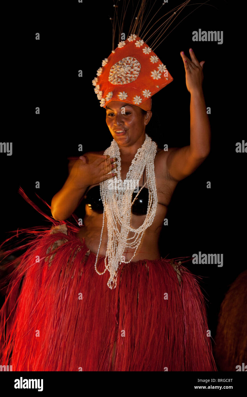 Danseurs polynésiens à Bora Bora, Polynésie Française Banque D'Images