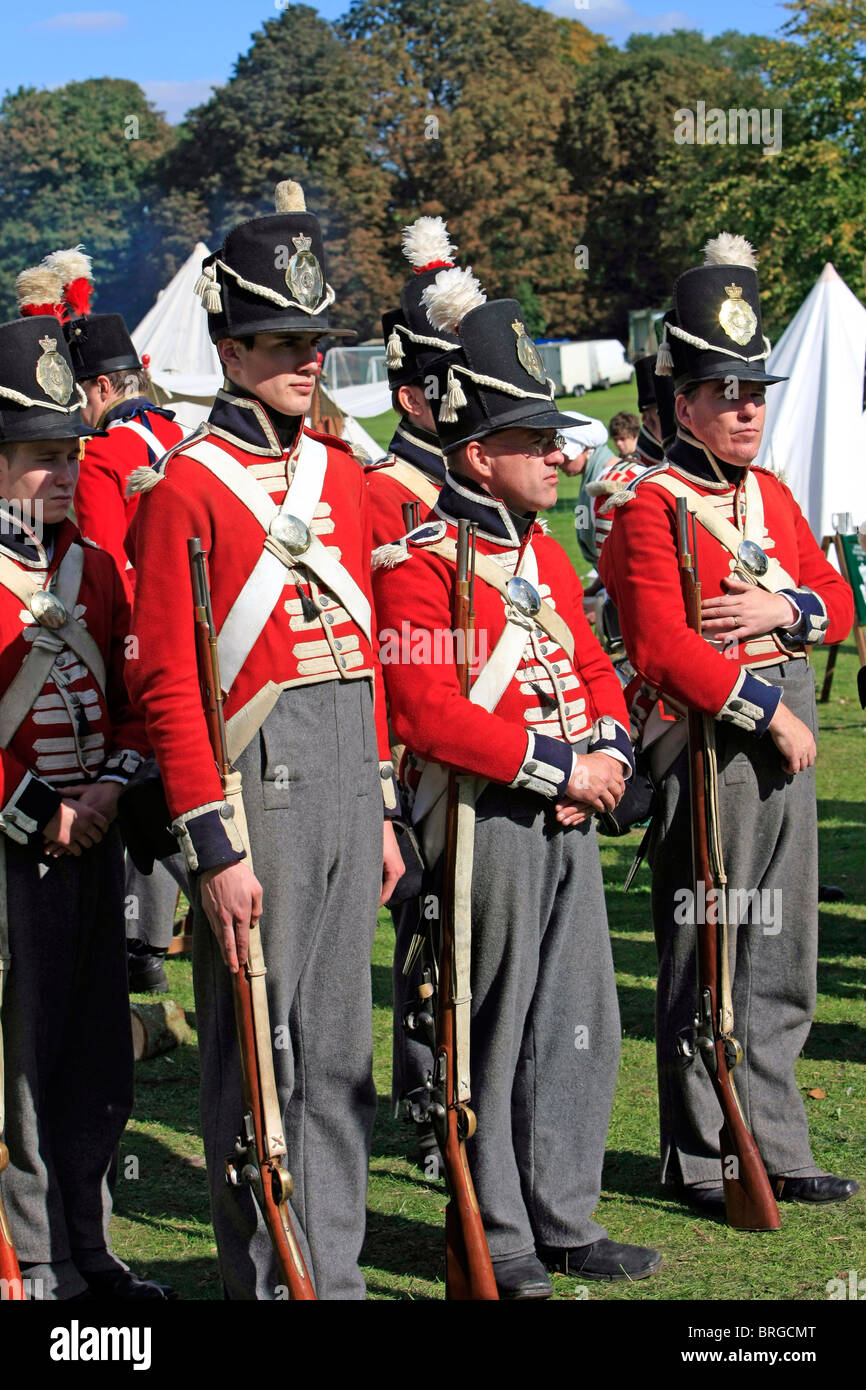 Les hommes du 32e Régiment d'infanterie de Cornwall à une reconstitution de la bataille de Waterloo en 1815 Banque D'Images