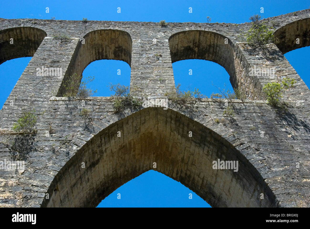 Pegões aqueduc monumental à Tomar. Arches et piliers. Banque D'Images