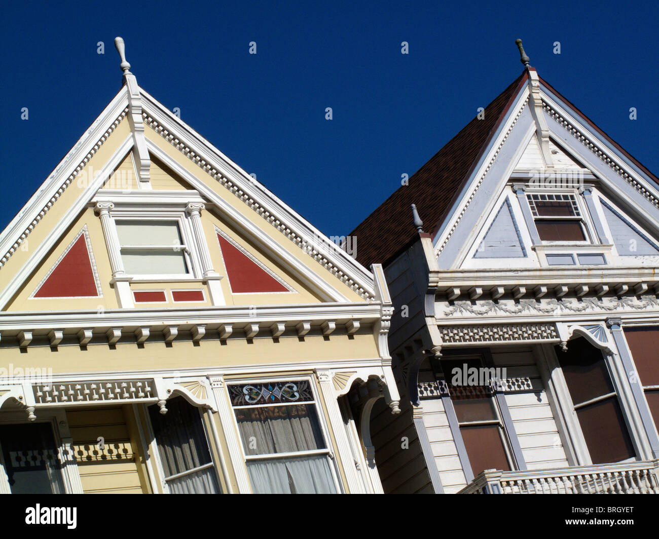 Maisons victoriennes connu sous le nom de belles dames dans Alamo Square à San Francisco en Californie, États-Unis Banque D'Images
