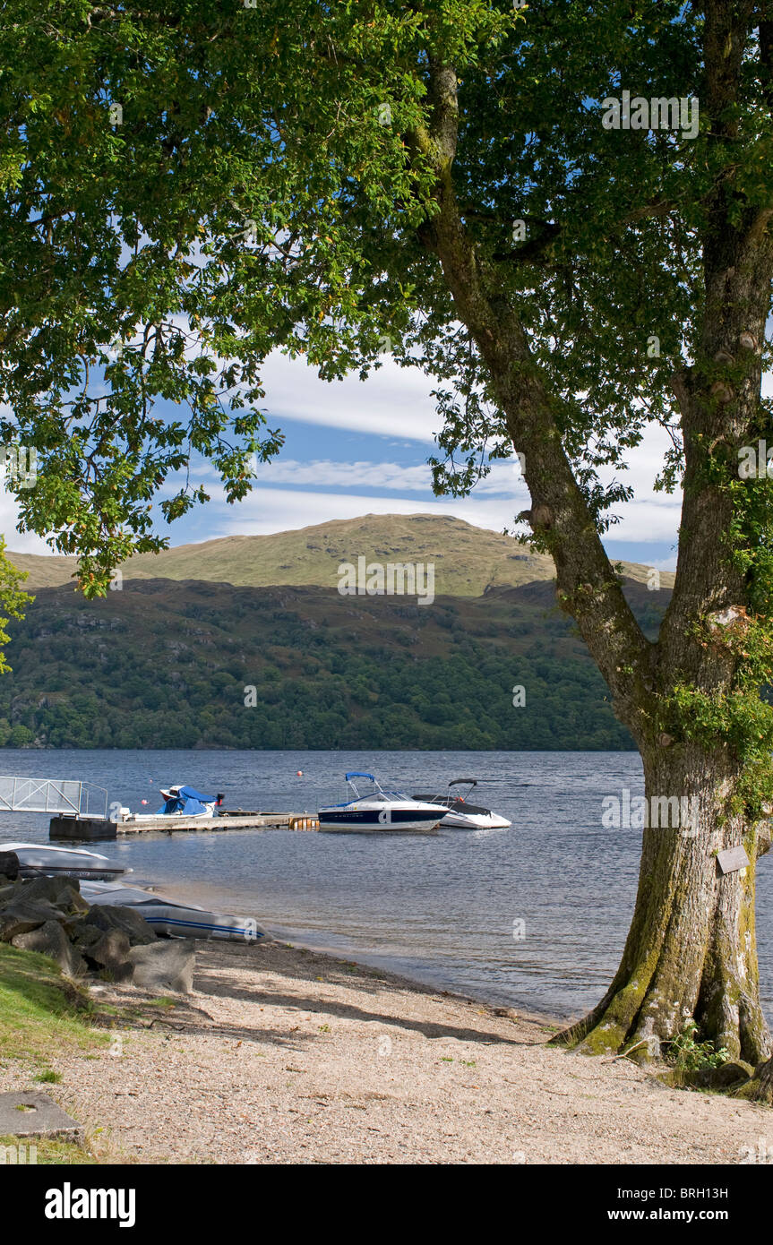 Les bateaux de plaisance amarrés sur le Loch Lomond et les Trossachs National Park. Strathclyde. 6778 SCO Banque D'Images