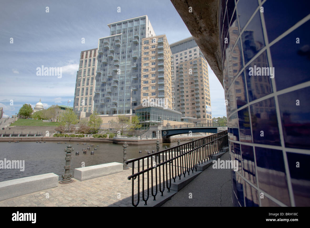 Appartements donnant sur Waterplace Park à Providence, RI Banque D'Images