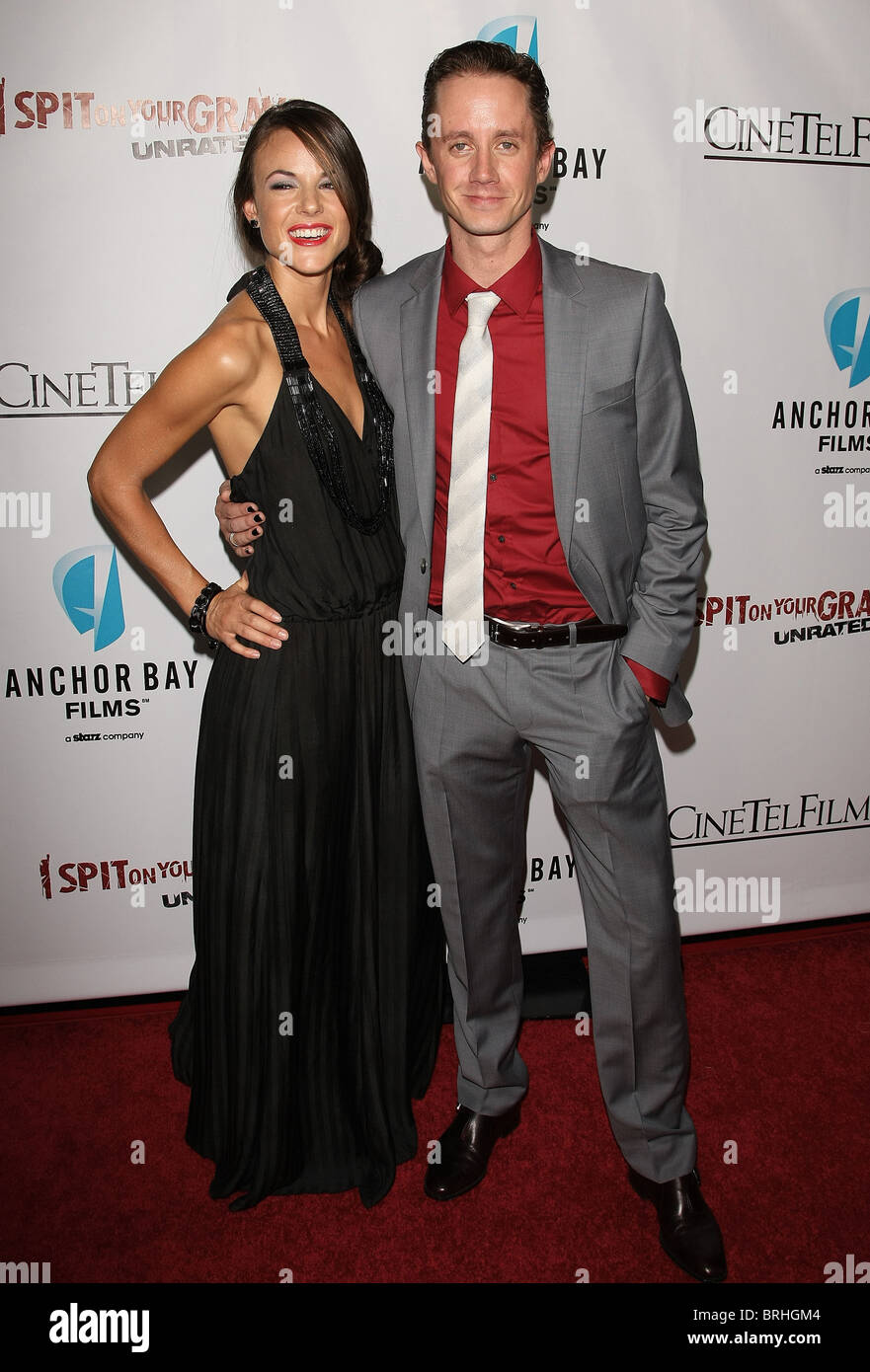 SARAH BUTLER CHAD LINDBERG I SPIT ON YOUR GRAVE NON ÉVALUÉ LOS ANGELES PREMIERE HOLLYWOOD LOS ANGELES CALIFORNIA USA 29 septem Banque D'Images