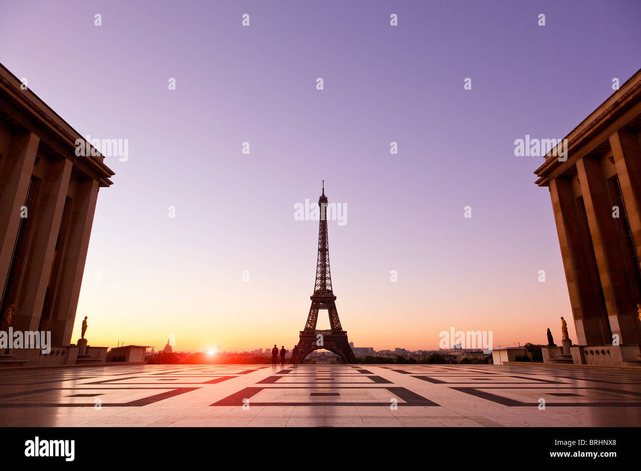 Europe, France, Paris, l'esplanade du Trocadéro et de la Tour Eiffel Banque D'Images