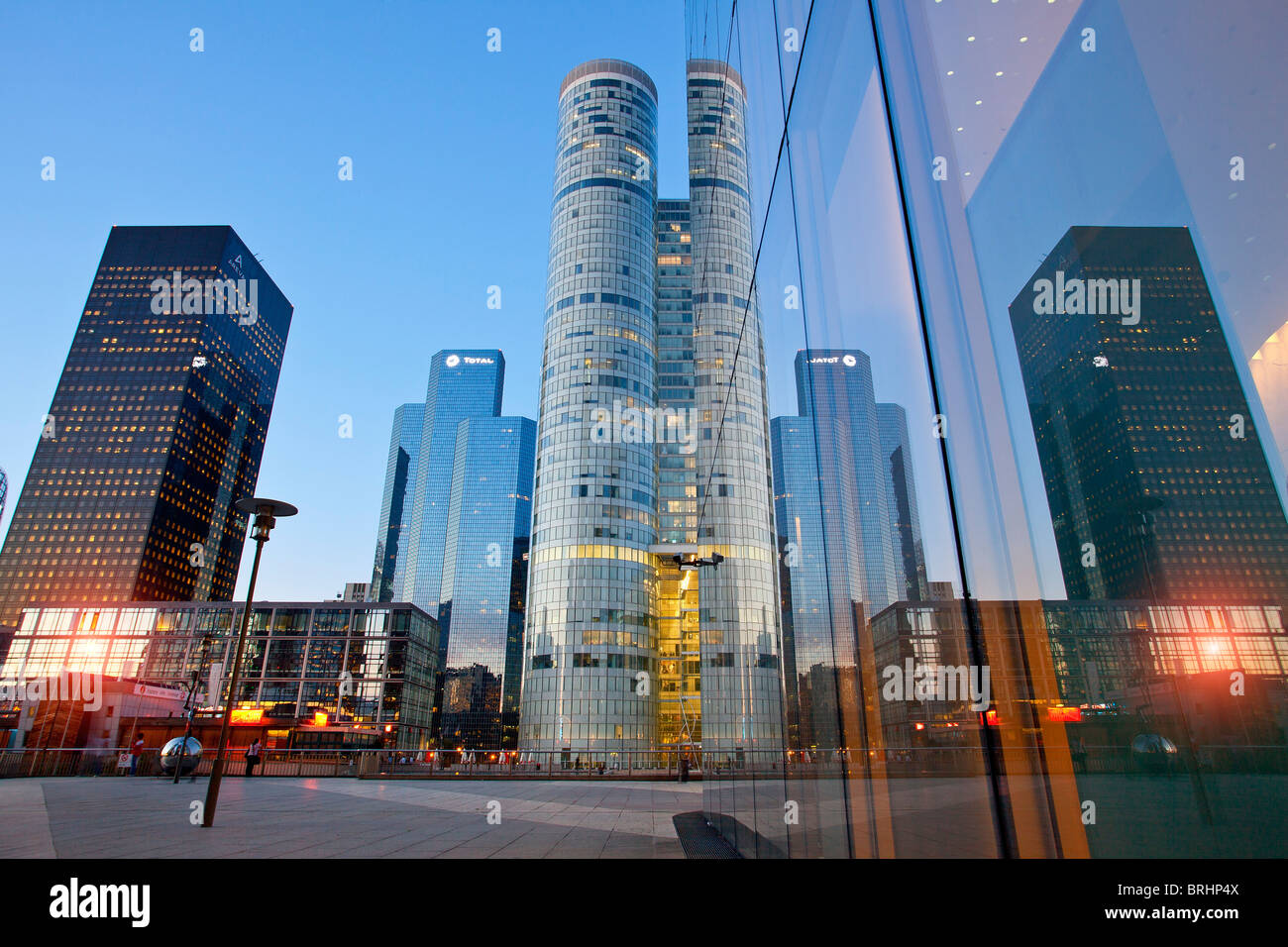 Paris, le quartier financier, la défense de nuit Banque D'Images