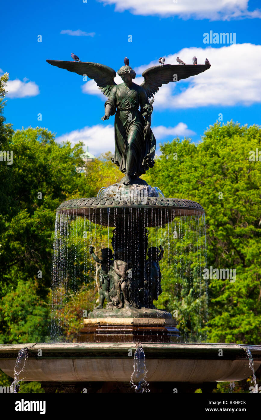 'Ange des eaux' Fontaine à terrasse Bethesda dans Central Park, Manhattan New York USA Banque D'Images