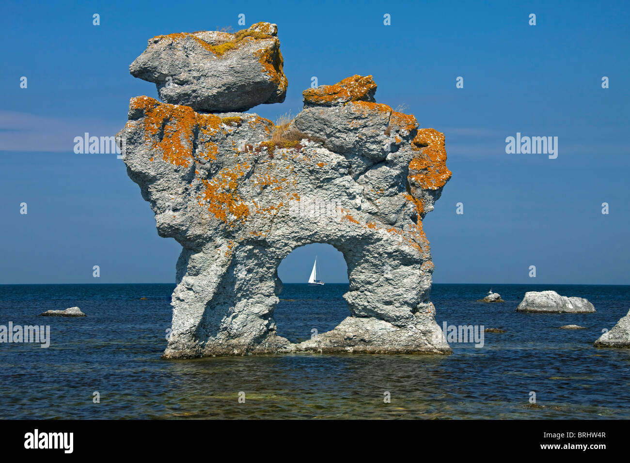 Seastacks érodés à Gamla Hamn à Fårö, Suède Banque D'Images