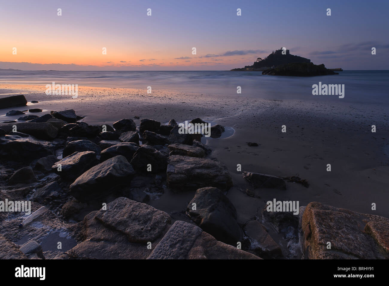 Lever du soleil d'hiver au Mont Saint Michel, Cornwall, Angleterre Banque D'Images