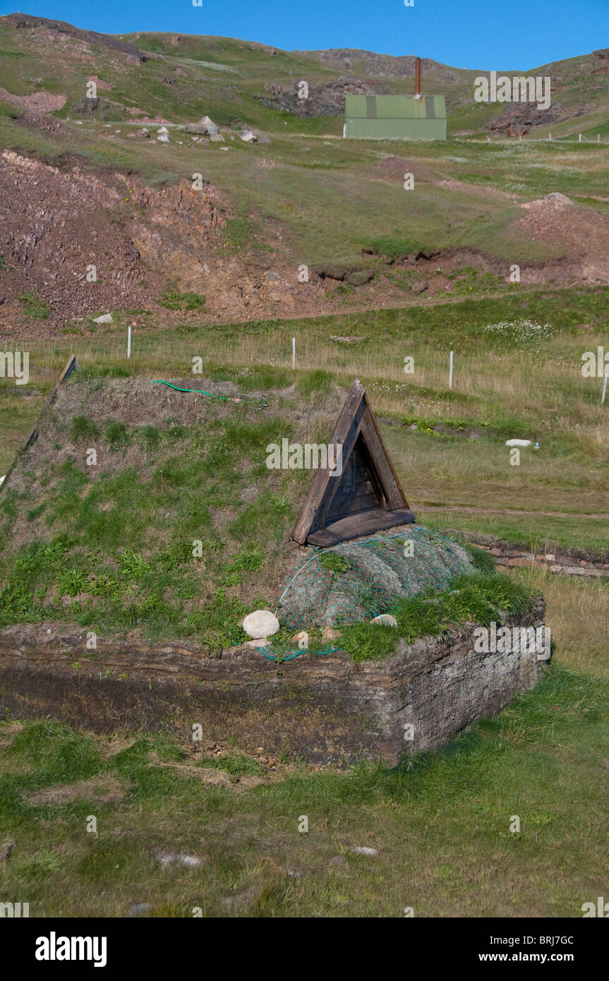 Le Groenland, Erik's Fjord, Brattahlid. Réplique de l'Église (Thjodhilds Erik le Rouge épouse), première église en Amérique du Nord. Banque D'Images