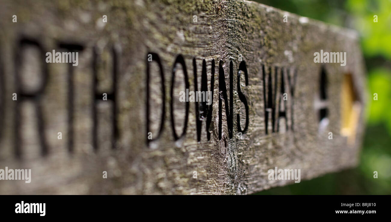 Inscrivez-post sur le North Downs Way à Surrey Banque D'Images