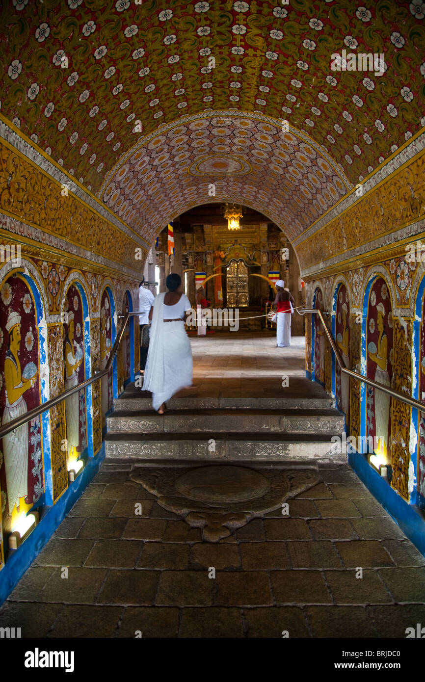 Sri Dalada Maligawa ou le Temple de la Dent sacrée est un temple bouddhiste à Kandy Banque D'Images