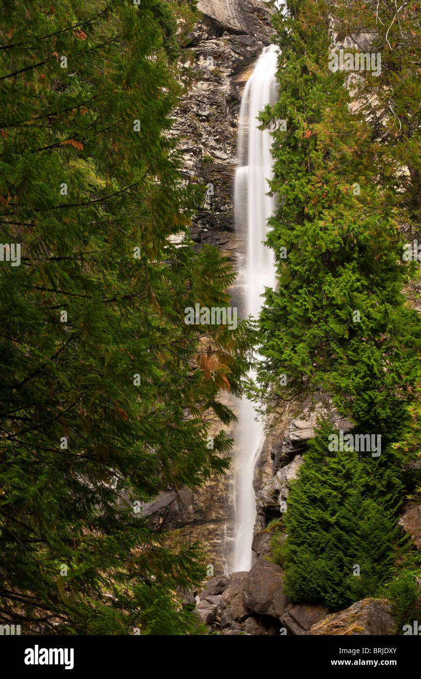 Rainbow Falls, Stehekin Valley, Lake Chelan National Recreation Area, Cascade Mountains, Washington. Banque D'Images