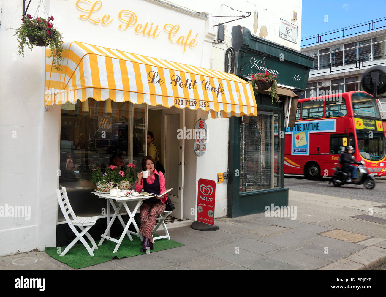 Café Français dans la région de Notting Hill Gate London Kensington Banque D'Images