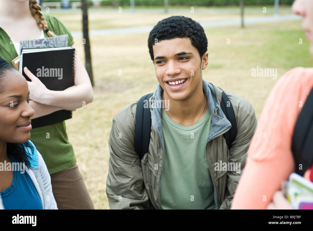 Teenage boy with high school friends, portrait Banque D'Images