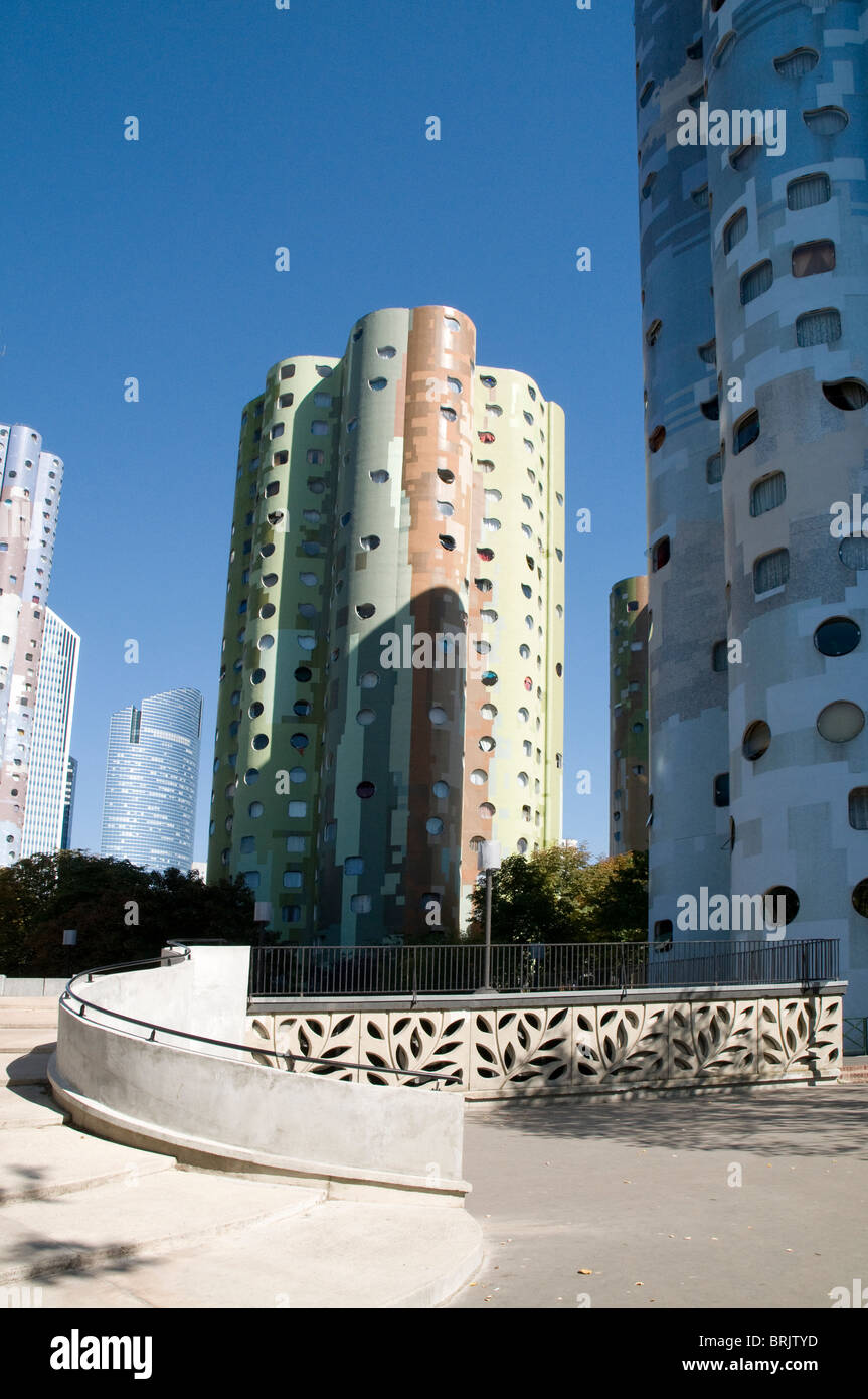 Les Tours Aillaud à Nanterre - La Défense, près de Paris : 70 (70) L'architecture organique par Emile Aillaud (1977) Banque D'Images