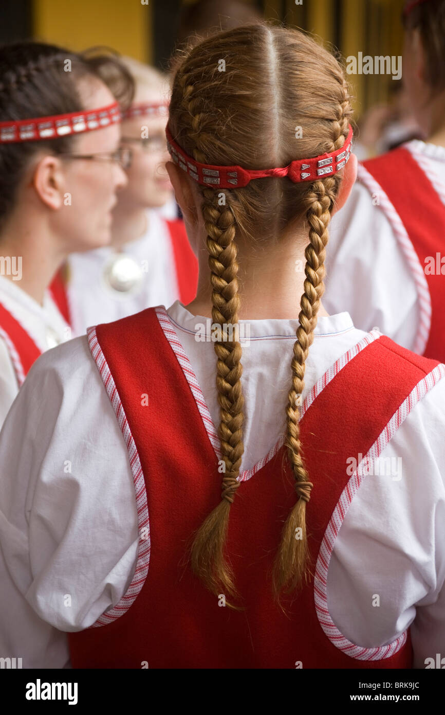 Costume traditionnel finlandais Banque de photographies et d'images à haute  résolution - Alamy