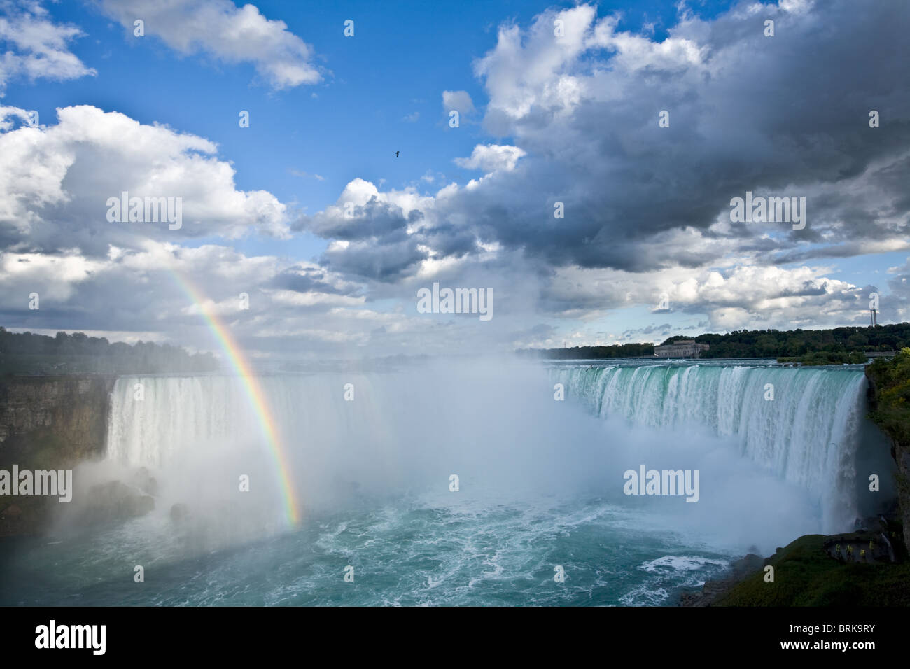 Spectaculaire et arc-en-ciel nuages sur Horseshoe Falls, Niagara Falls, Ontario, Canada Banque D'Images