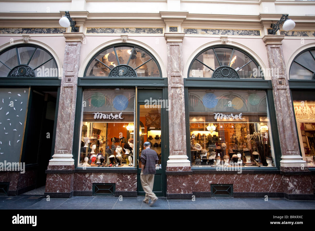 Monsel chapeaux boutique Galeries Royales St Hubert Bruxelles Belgique.  Photo:Jeff Gilbert Photo Stock - Alamy