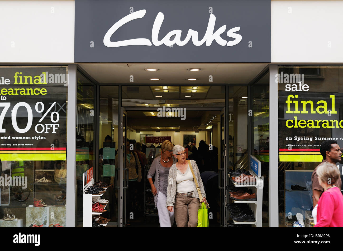 Magasin de chaussures Clarks, Oxford, UK. Banque D'Images