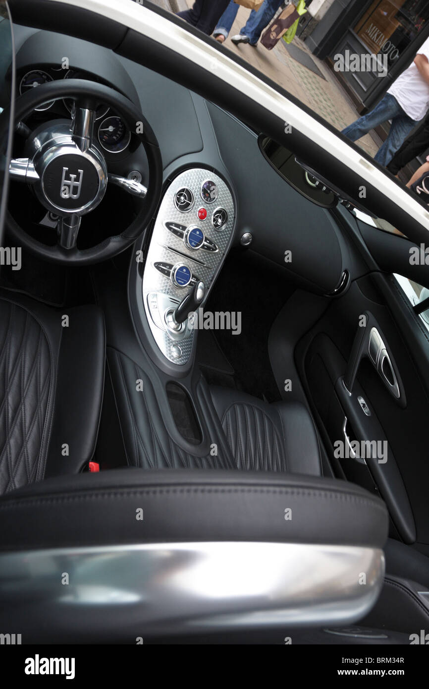 Bugatti Veyron, capturé à New Bond Street, Londres. Banque D'Images