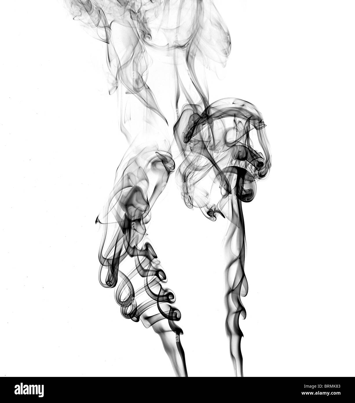 Deux nuages de fumée d'eau noir sur blanc Banque D'Images