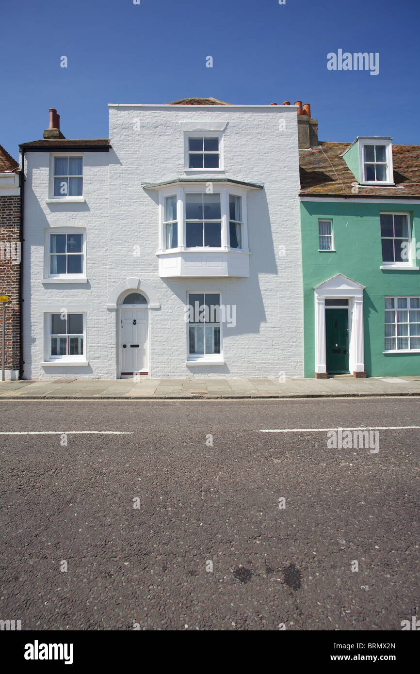 Une terrasse en bord de mer, Deal, Kent, Royaume-Uni . mai 2010 Banque D'Images