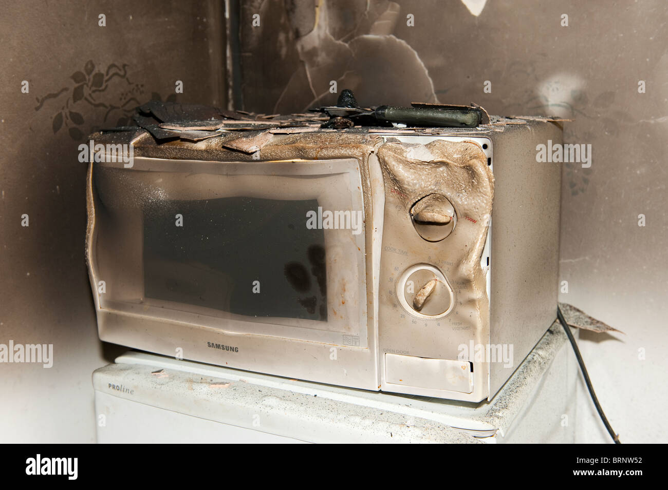 Microwave fire Banque de photographies et d'images à haute résolution -  Alamy
