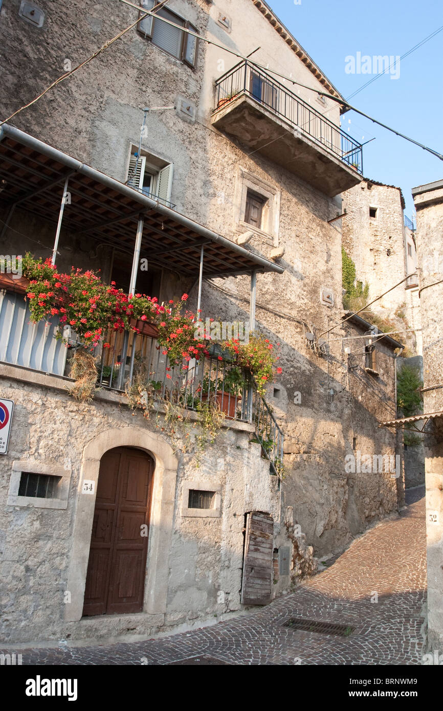 Vieux village ville rural italien Pesche Sardaigne Italie Banque D'Images