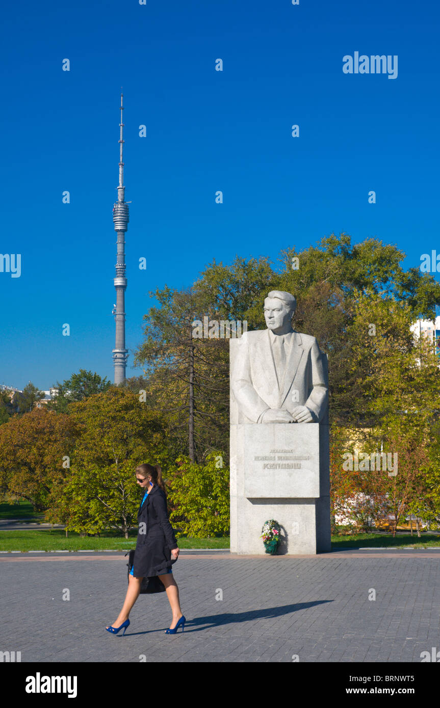 Monument commémoratif de cosmonaute à l'Conqueors "de l'espace des expositions VDNKh" près de Moscou Russie Banque D'Images