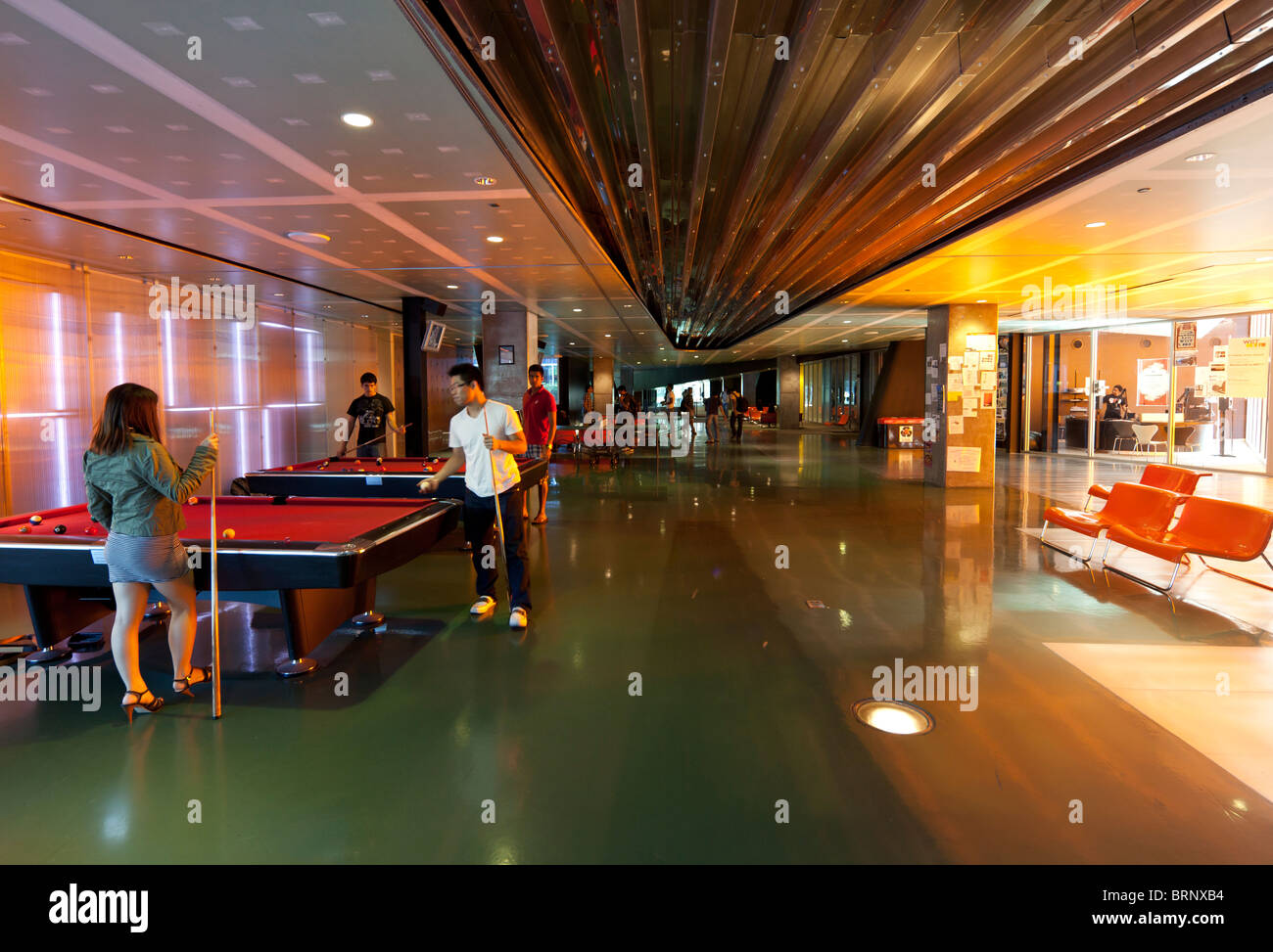 Les élèves de McCormick Tribune Campus Center, Illinois Institute of Technology, Chicago, USA Banque D'Images