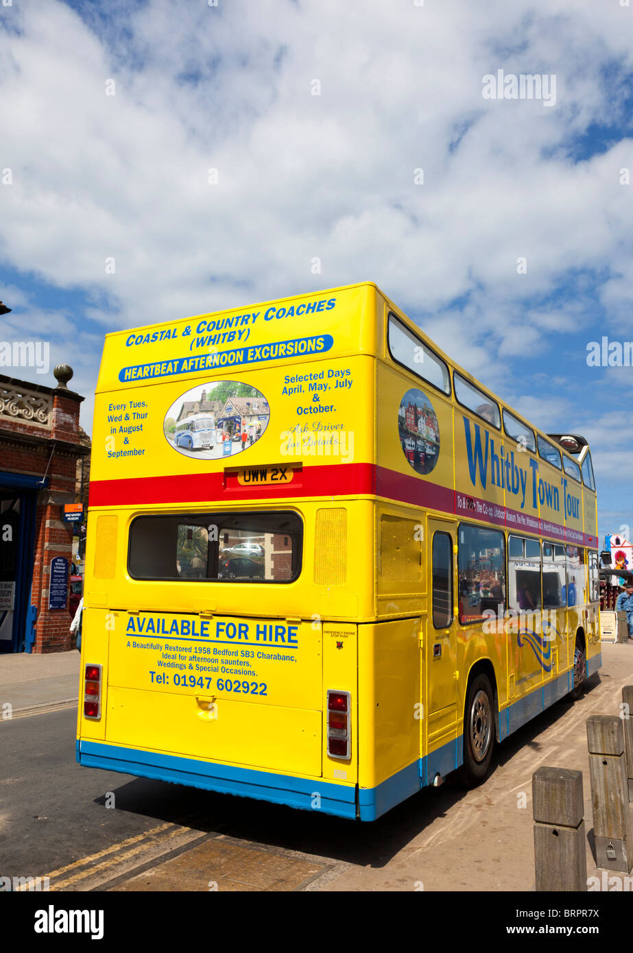 La ville de Whitby Whitby bus Tour North Yorkshire Angleterre UK Banque D'Images