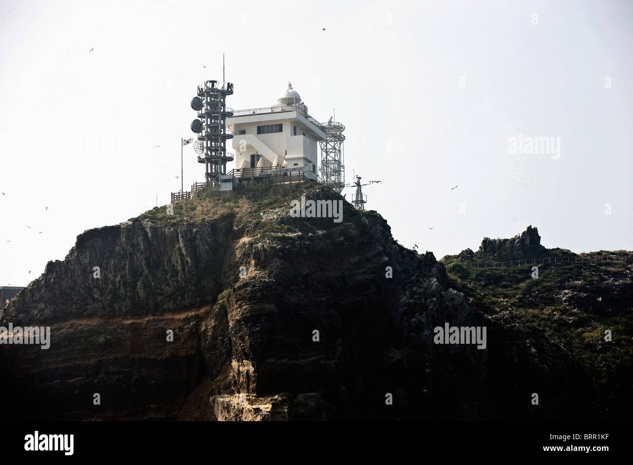 La police est un point de vu sur l'un des Îles Dokdo, connu pour le japonais comme Takeshima Banque D'Images