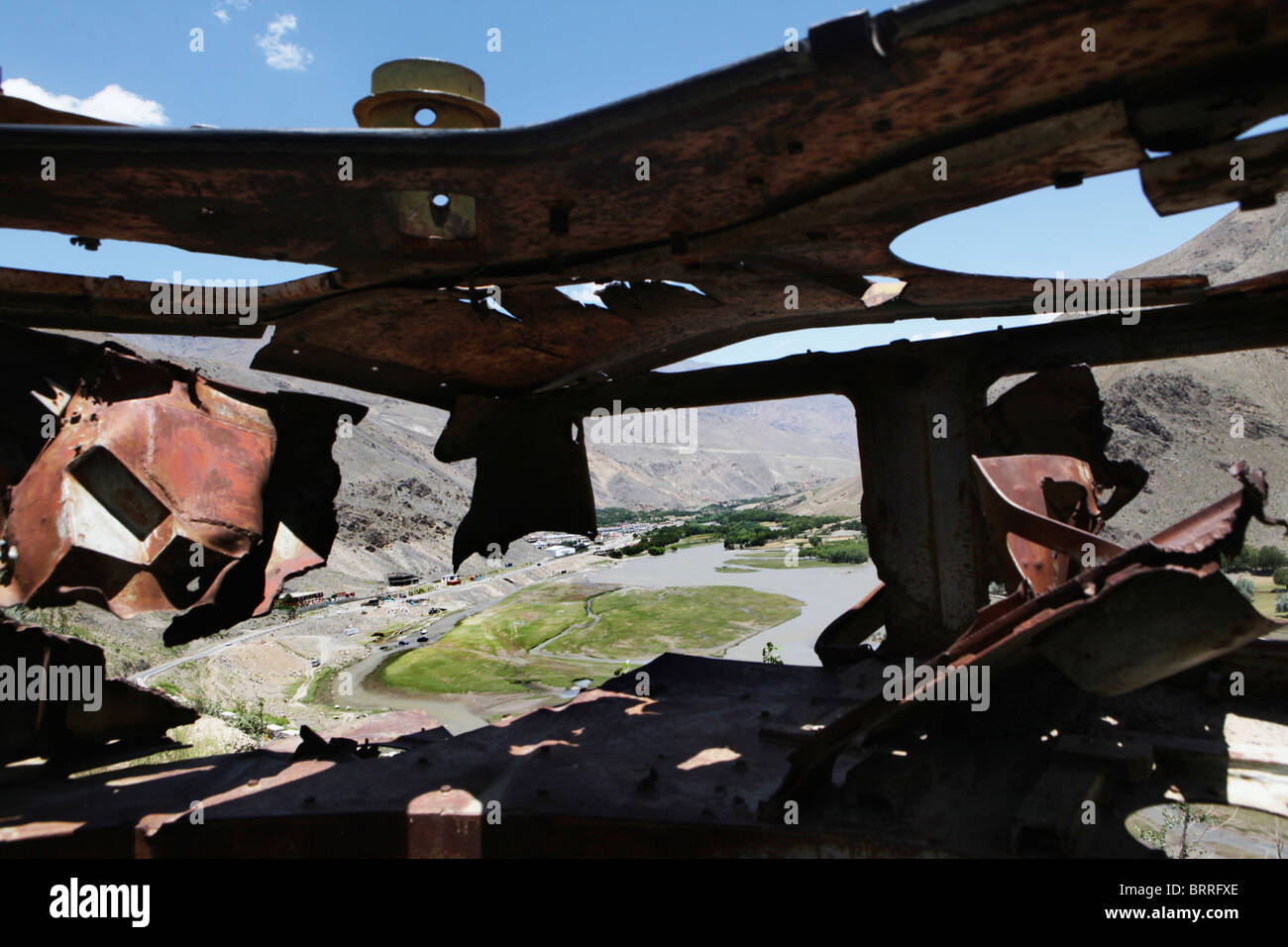 Des chars russes dans le champs de l'Afghanistan Banque D'Images