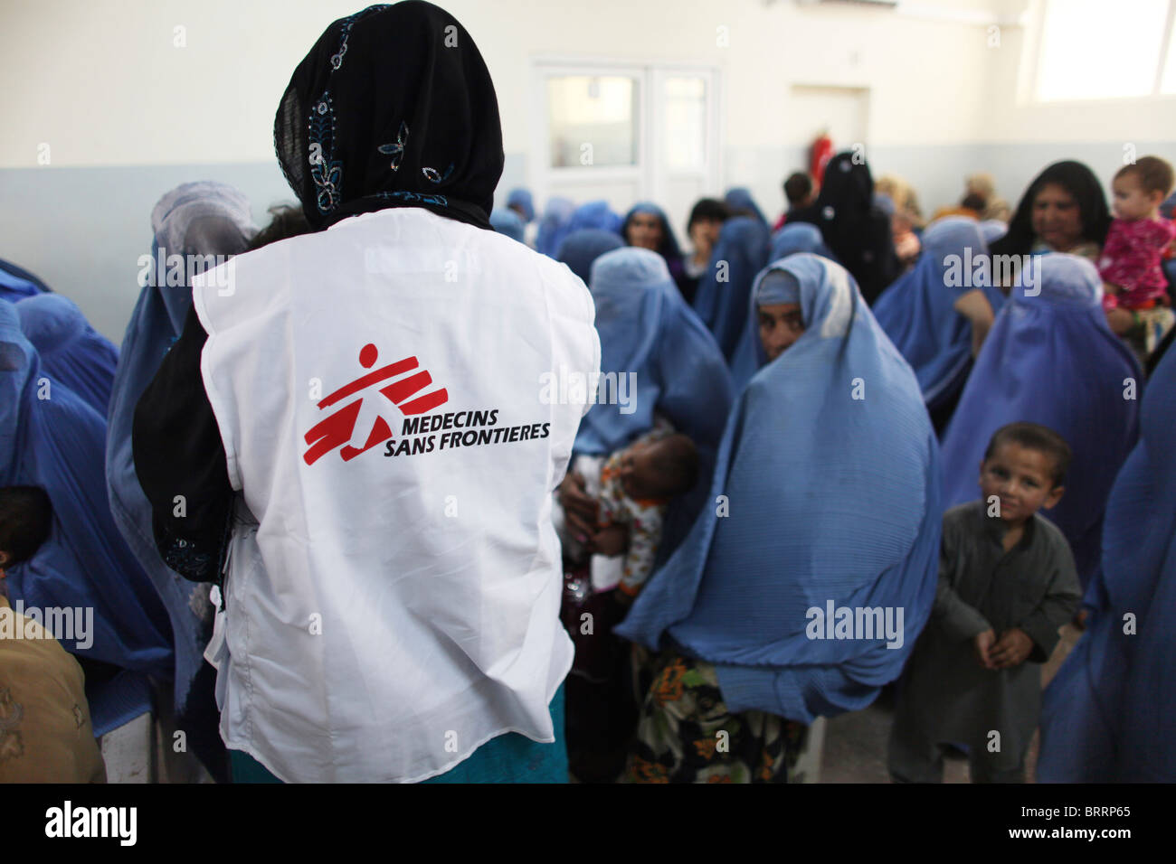 Les femmes afghanes dans un hôpital salle d'attente Banque D'Images
