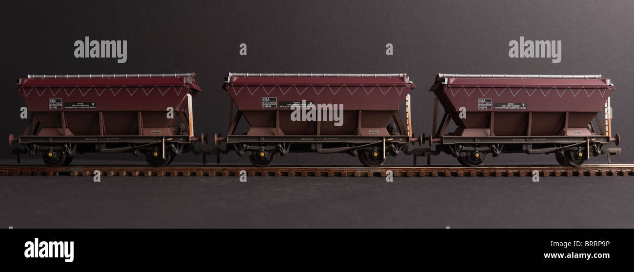 Les wagons-trémies couverts 46 tonne livrée EWS CEA, Banque D'Images
