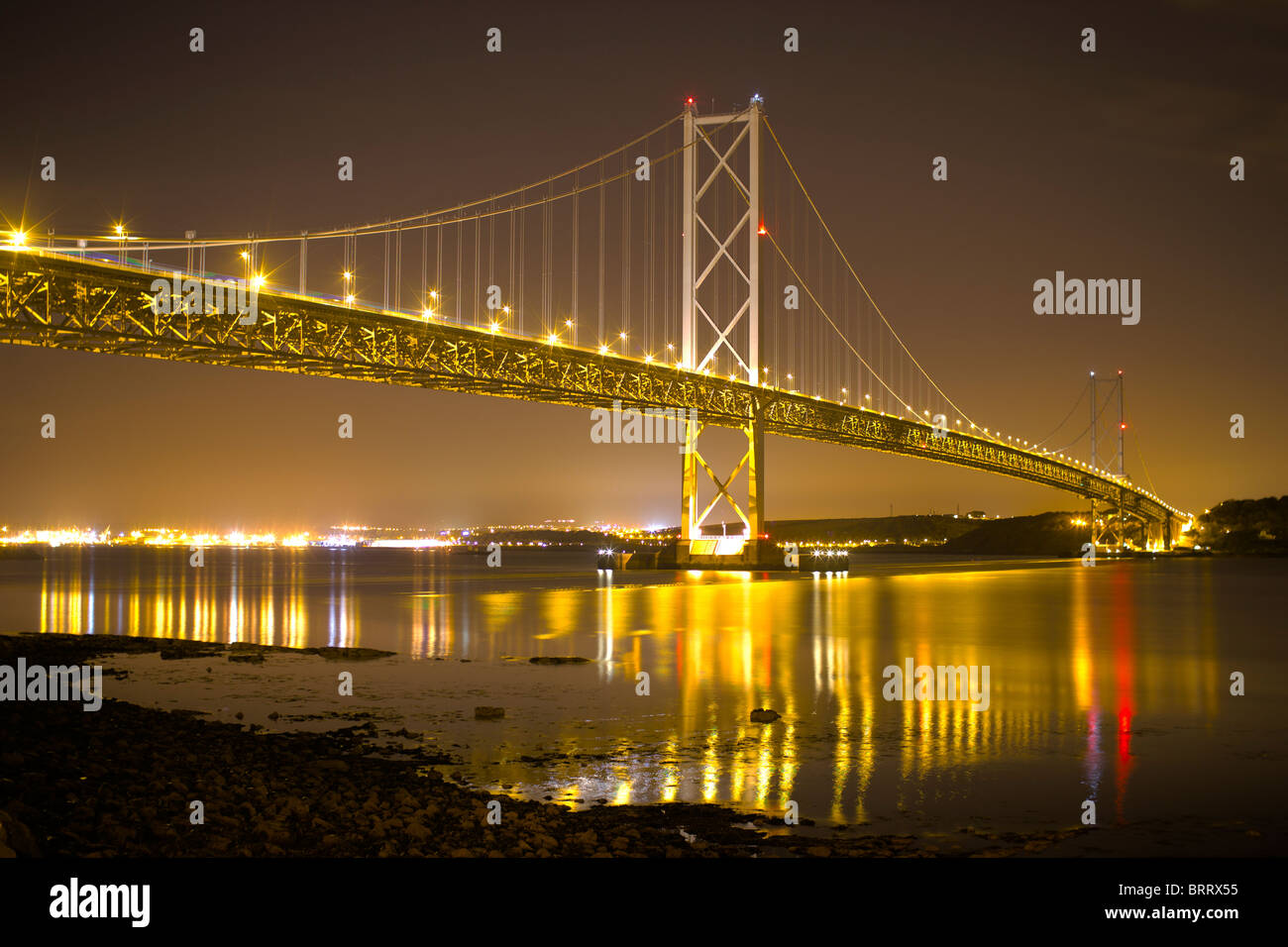 Quatrième Road Bridge at night Banque D'Images