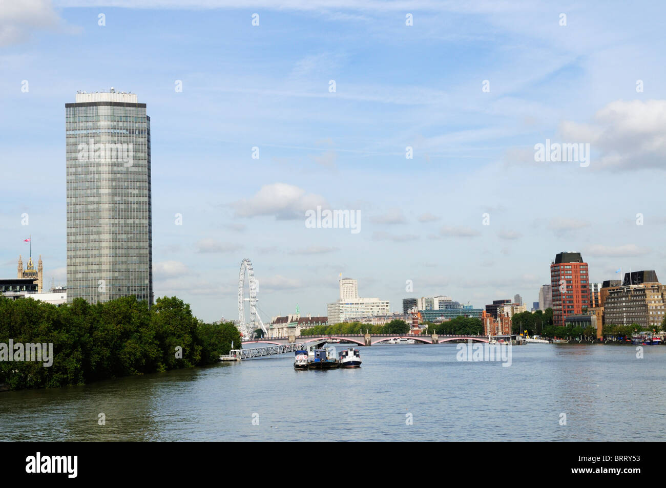 Millbank Tower, Tamise et Lambeth Bridge de Vauxhall Bridge, London, England, UK Banque D'Images