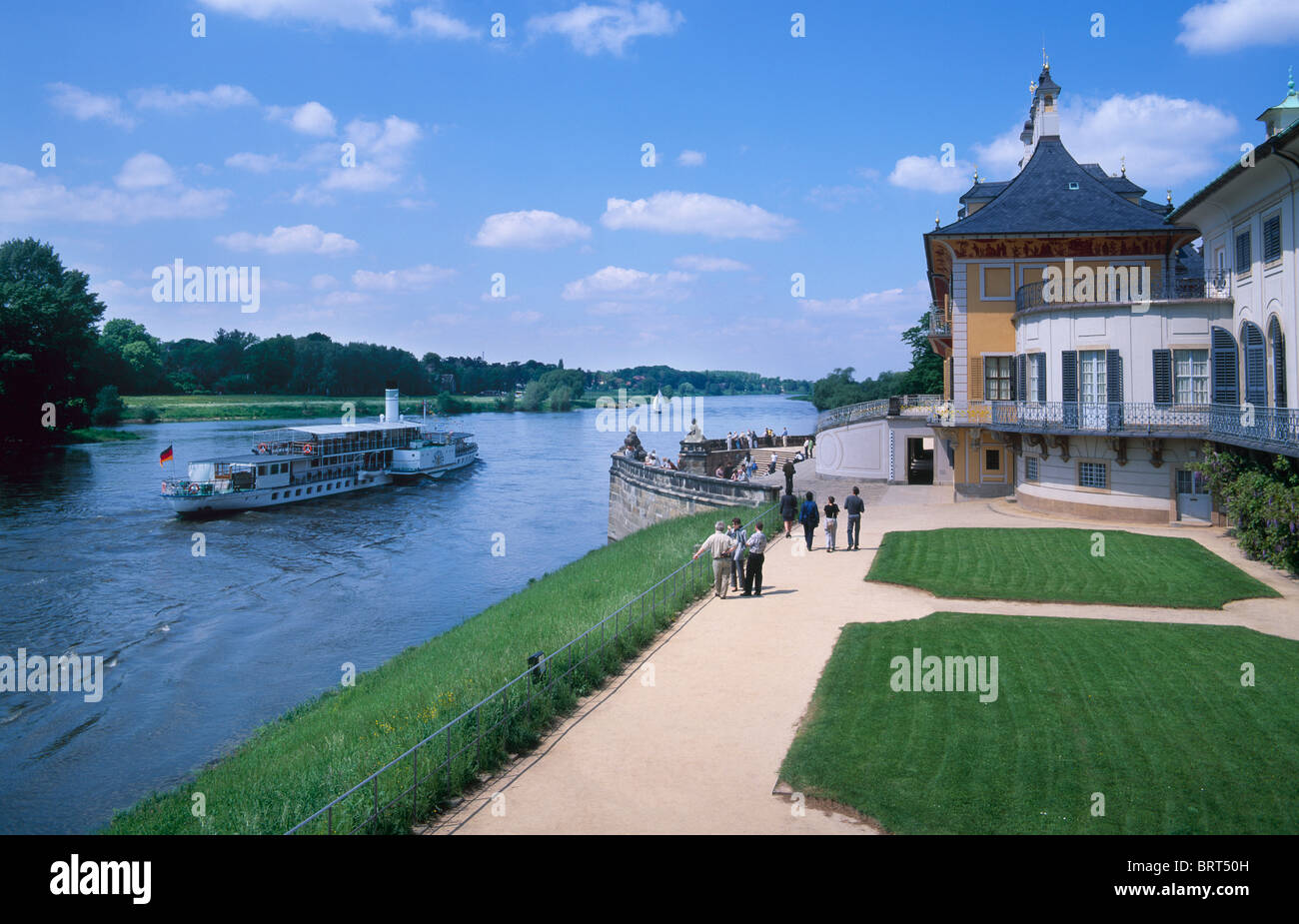 Château Pillnitz et rivière de l'Elbe, Dresde, Saxe, Allemagne Banque D'Images