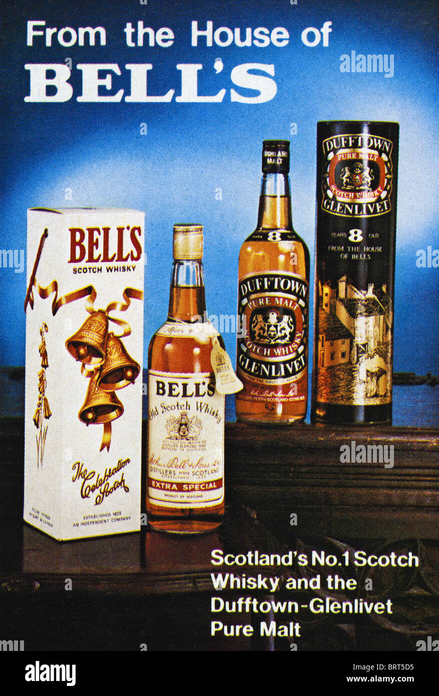 Bell's Scotch Whisky magazine Britannia Airways annonce en franchise de publicité des marchandises pour la vente vers 1977 Banque D'Images