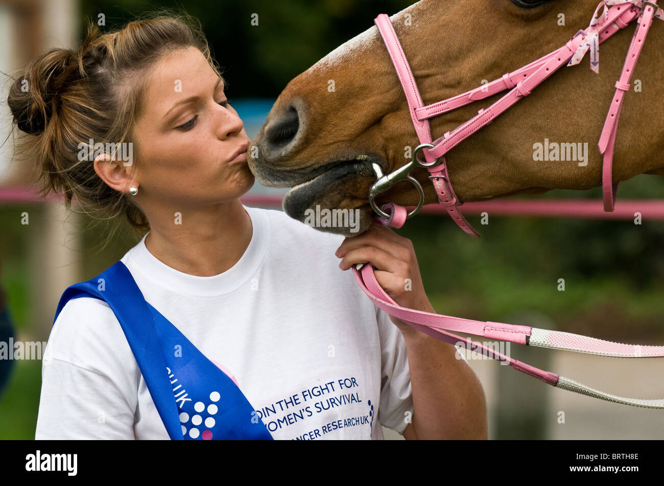 Femme Se Fais Baiser Par Un Cheval