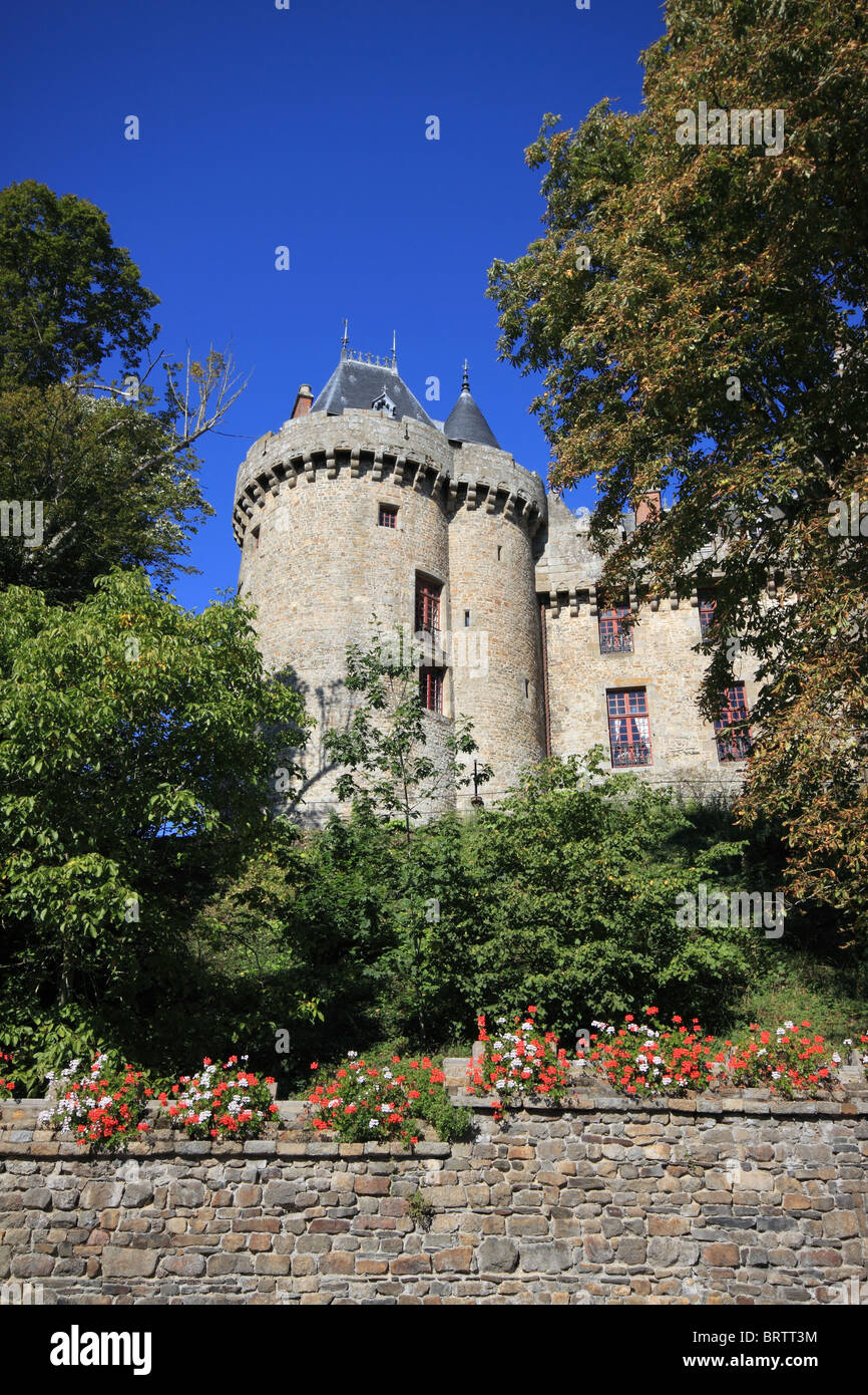 Le Chateau De Combourg Qui Etait La Maison D Enfance De L Ecrivain Francois Rene De Chateaubriand 1768 1848 Bretagne France Photo Stock Alamy Le Chateau De Combourg Qui Etait La Maison D Enfance De L Ecrivain Francois Rene De Chateaubriand 1768 1848 Bretagne France Photo Stock Alamy