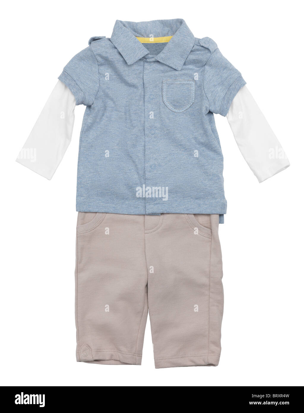 Vêtements bébé garçon isolé sur fond blanc avec clipping path Banque D'Images