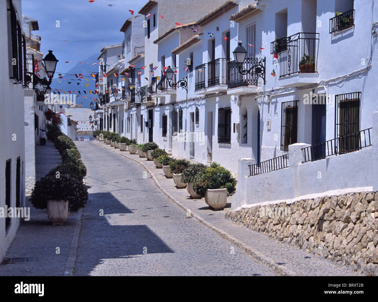 Rue pittoresque dans le vieux Altea, Costa Blanca, Espagne. Banque D'Images