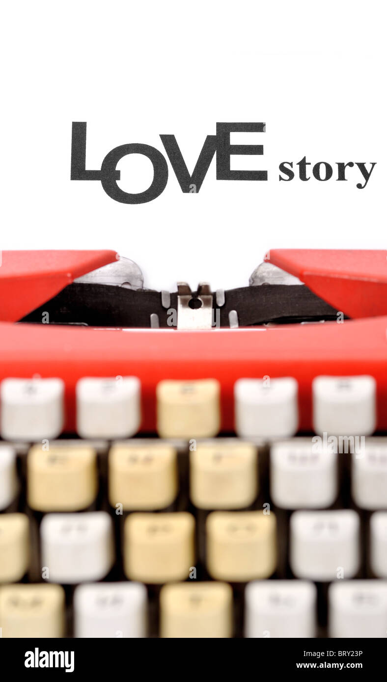 Typewriter imprimé sur une feuille blanche 'love story' Banque D'Images