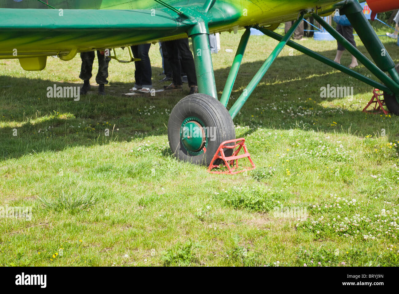 Roue de moyenne taille - avion historique prise à Air Show à Cracovie Banque D'Images